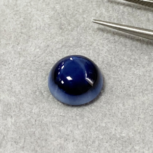 Corindone sintetico tondo 12 mm cabochon blu